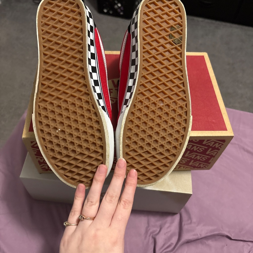 Shoes - Picture 3 of 4